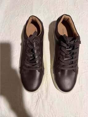 Banana Republic Sneakers